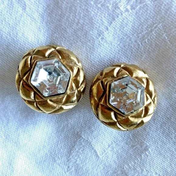 Chanel vintage gold & crystal clip on earrings Authentic - Picture 1 of 4